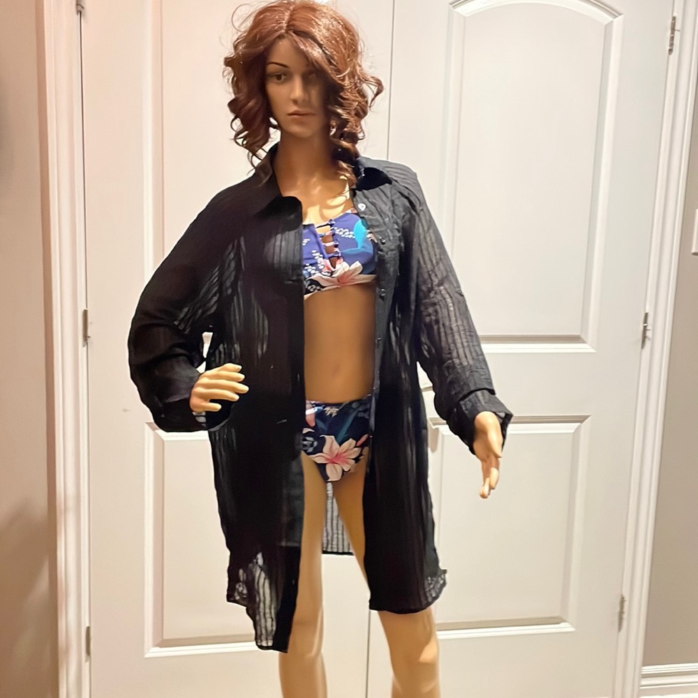 Cupshe cover up NWT. Black. Size small.